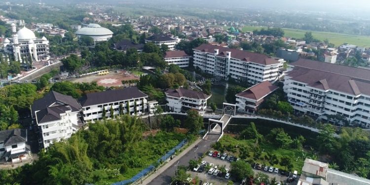 70 Mahasiswa UMM Malang Lulus Tanpa Skripsi