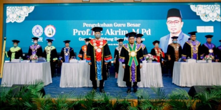Di Usia 43 Tahun, Prof. Dr. Akrim MPd Jadi Guru Besar Ilmu Pendidikan UMSU