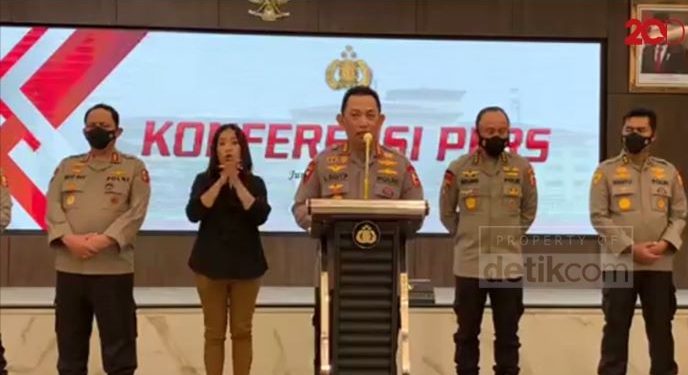 Kapolri Listyo Sigit Prabowo  Mutasikan Delapan Kapolda