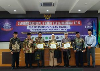Muhammadiyah Beri Award Kepada Tiga Kader Teladan