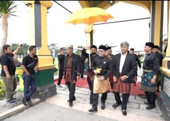 Ivan Iskandar Batubara Terima Gelar Datuk Sri Paduka Mahkota Raja dari Sultan Deli