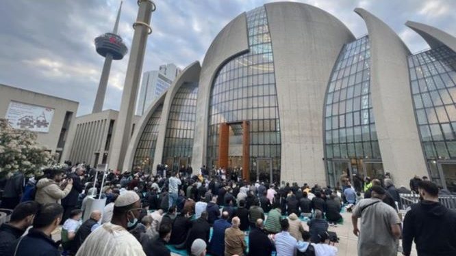 Masjid Terbesar di Jerman Mulai Kumandangkan Azan