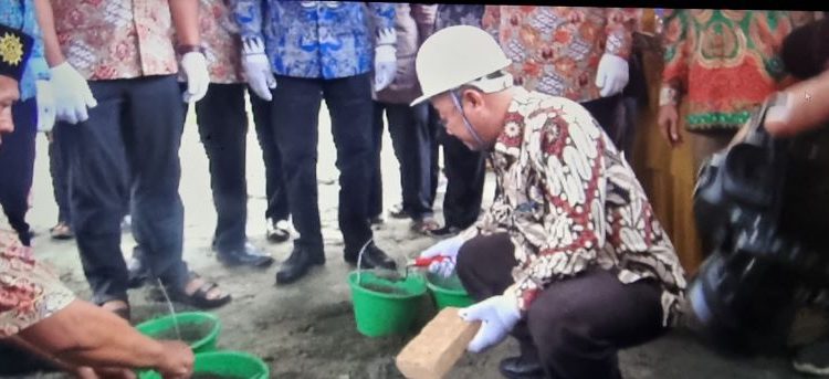 Sekum PP Muhammadiyah Letakan Batu Pertama Pembangunan Masjid Taqwa Ranting Denai