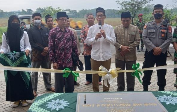 Rektor UMY Resmikan Masjid Jami’  Syeikha Latifa Al Qabba SMK Muhammadiyah Minggir