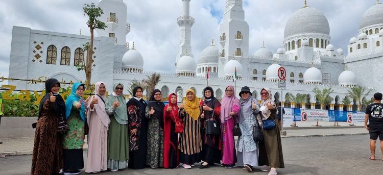 Serba-serbi Muktamar (22): Wisata Reliji Aisyiyah Sumut ke Masjid Sheikh Zayed