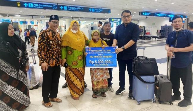 Serba-serbi Muktamar (27): Nenek Nurlina yang Viral di Surakarta Terima Tali Asih dari UMSU