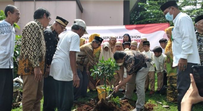 Sambut Muktamar ke -48, Muhammadiyah dan Kemenko PMK Kolaborasi Galakan Menanam 10 Juta Pohon