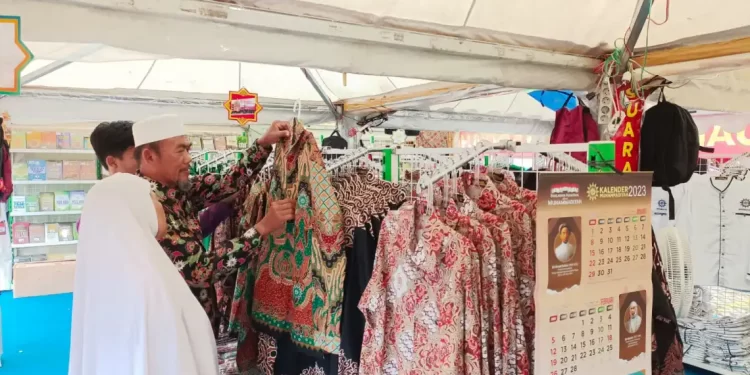 Serba-serbi Muktamar (3) Stand Bazar Suara Muhammadiyah Tawarkan Cinderamata Menarik