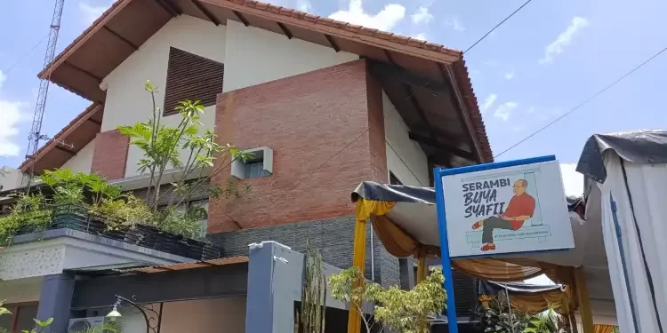 Serambi Buya Syafii: Kunci Mengenal Pemikiran dan Kehidupan Guru Bangsa