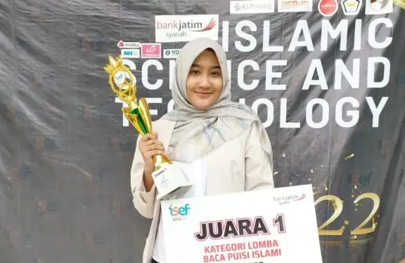 Mahasiswi Unisa Juara 1 Lomba Puisi Islam Tingkat Nasional