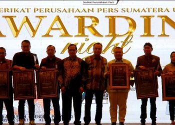 Rektor UMSU Raih Award Tokoh Sahabat Pers