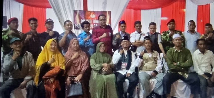 Tokoh Aktifis Masjid Rafdinal Serahkan Syarat Balon DPD-RI ke KPU Sumut