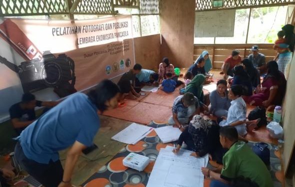 Dosen FISIP UMSU Lakukan Pelatihan Fotografi di Desa Belum Tersentuh Penerangan Listrik