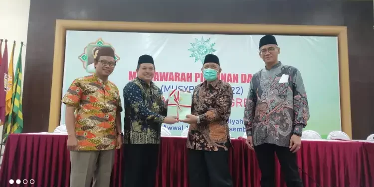 BPN Serahkan 16 Sertifikat Tanah Milik Muhammadiyah Gresik