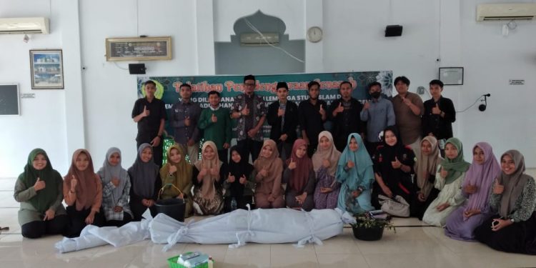 LSIK UNMUHA Beri Pelatihan Penyelenggaraan Jenazah Bagi Mahasiswa