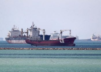 Melintas Terowongan Ahmad Hamdi Sepanjang 1.640 M Dikedalaman 35 M di Bawah Terusan Suez