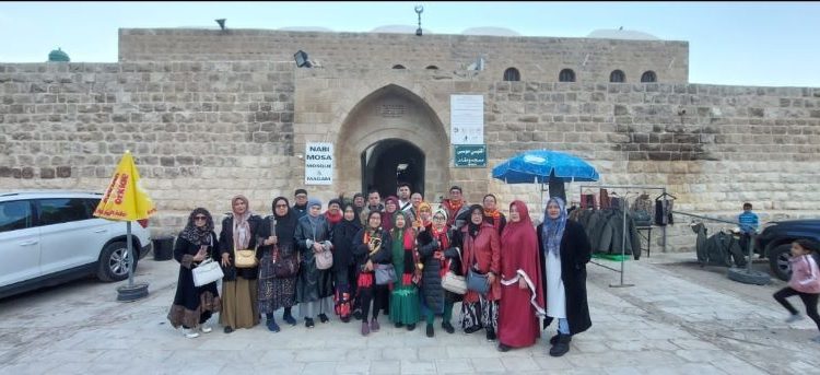 Cerita Masjid dan Makam Nabi Musa, Cerita Anak Muda Palestina yang Menjaganya