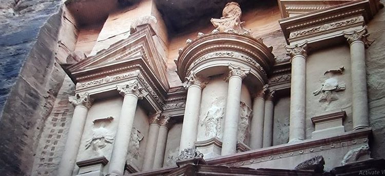 Seperti Apa Kota PETRA dalam Pandangan Islam Terkait dengan Nabi Saleh dan Kaum Tsamud