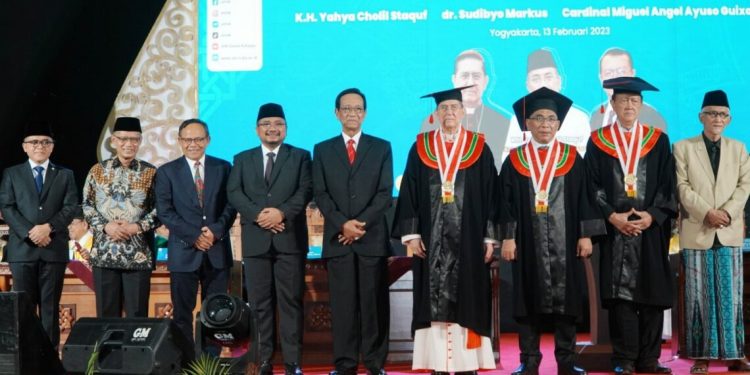 Sudibyo Markus Terima Penganugerahan Doktor HC dari UIN Sunan Kalijaga