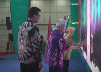 MK dan Fakultas Hukum UMSU Luncurkan Smart Board Mini Court Room