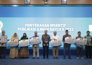 Rektor UMSU Serahkan Rp 3 Miliar Insentif Publikasi Ilmiah