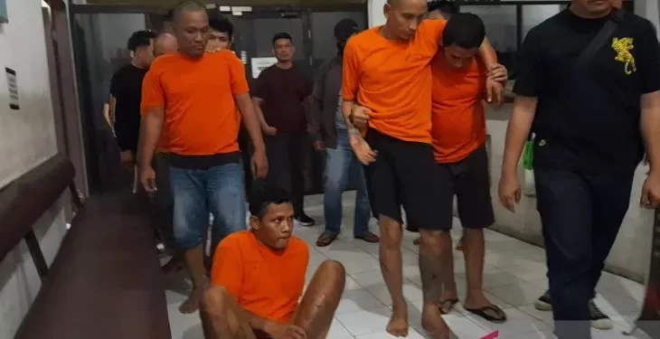 Satreskrim Polrestabes Medan tembak empat begal sadis