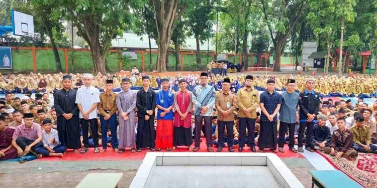 Pesantren Muhammadiyah Kwalamadu Lepas Sembilan Santri Safari Dakwah ke Karo