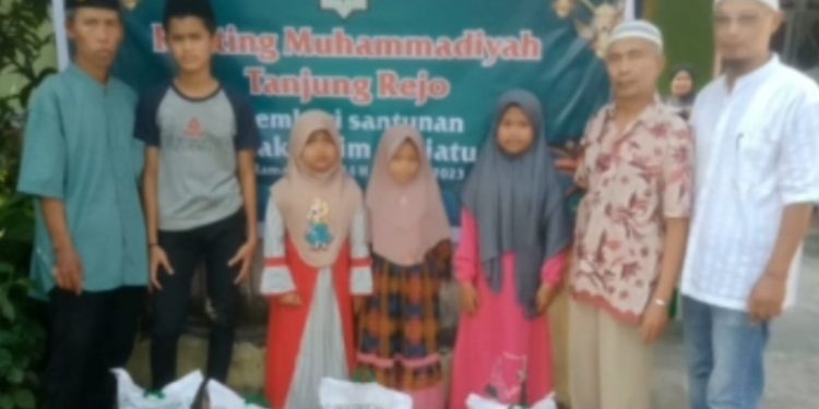 Dipenghujung Ramadan,  PRM Tanjung Rejo Medan Santuni Anak Yatim