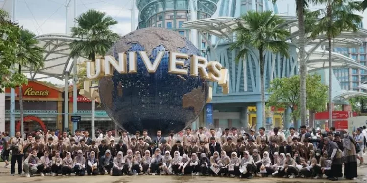 Siswa SMP Muhammadiyah Edutrip ke Singapura dan Malaysia