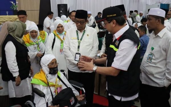 393 Jamaah Haji Aceh Kloter 1, Memasuki UPT Asrama Haji