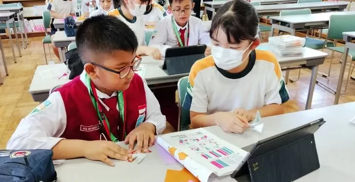 Cerita 12 Siswa SD Muhammadiyah 4 Surabaya Dijamu Baik Siswa Jepang