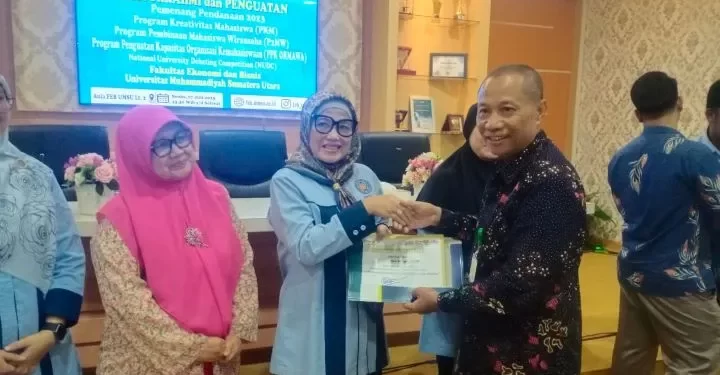 FEB UMSU Serahkan Penghargaan kepada 120 Mahasiswa dan Dosen Peraih Pemenang Pendanaan