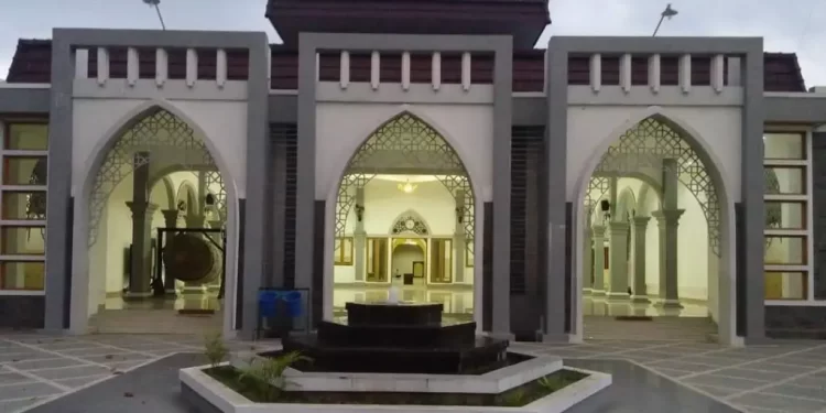 Masjid yang Memakmurkan Umat