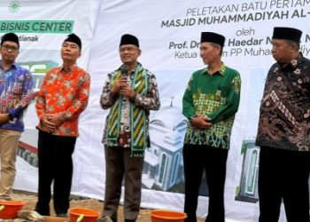 Haedar Nashir Letakan Batu Pertama Al Ma’un Center di Pontianak