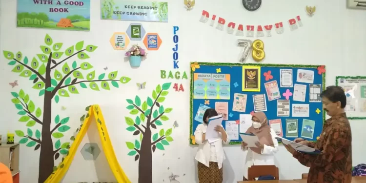 Atasi Kecanduan Smartphone Hadirkan 24 Pojok Baca