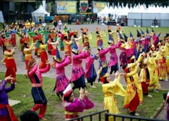 200 Mahasiswa UMSU  Berpartisipasi Pecahkan Rekor MURI Tarian Massal Jenis Tari Etnis Terbanyak