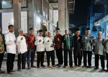 Wakil Bupati Simalungun Zonny Waldi dan Pedagang Kaki Lima Ikuti Pengajian Muhammadiyah Serbalawan.