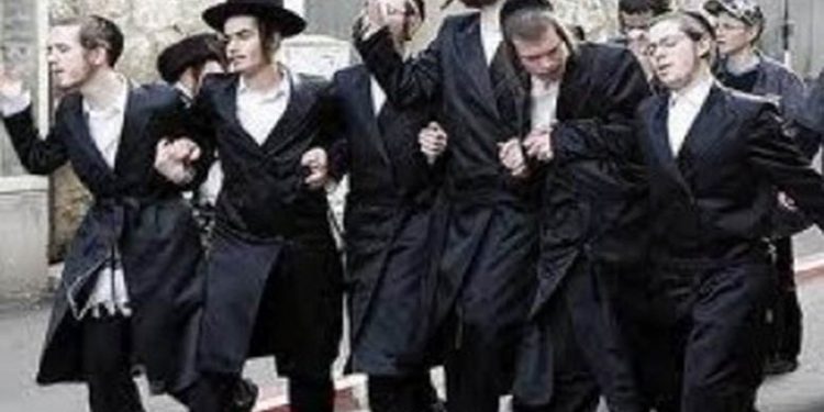 Mengapa Allah SWT Mengutuk Kaum Yahudi Menjadi Kera? Ini Tafsir Surat Al-Baqarah 65