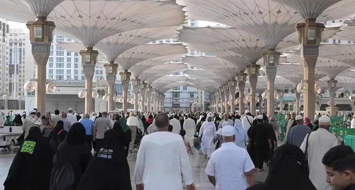 Saudi Anjurkan Pakai Masker di Masjidil Haram-Masjid Nabawi