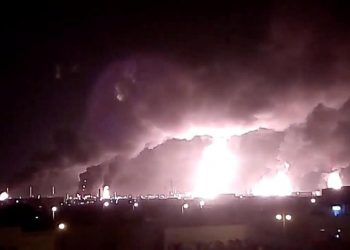 Houthi Menggila di Laut Merah, Serang Besar-besaran Kapal-Kapal Dagang