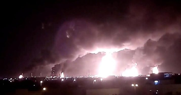 Houthi Menggila di Laut Merah, Serang Besar-besaran Kapal-Kapal Dagang