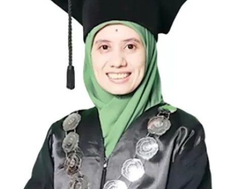 Nadhirotul Laily, Rektor Perempuan Pertama Universitas Muhammadiyah Gresik