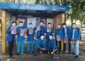 Mahasiswa UIN Ar Raniry dan USK Serentak Bagikan Selebaran Tolak Pelanggar HAM dan Politik Dinasti