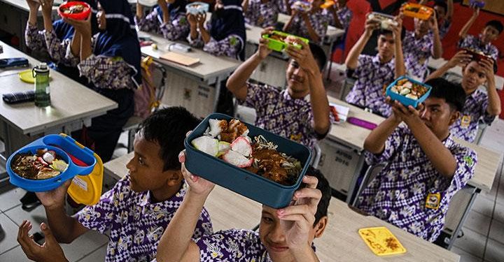 Airlangga Ungkap Biaya Program Makan Siang Gratis Bakal Diambil dari Dana BOS