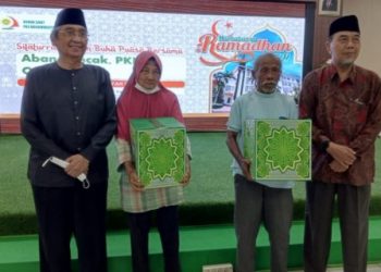 RSU PKU Muhammadiyah Surakarta Ajak Abang Beca Berbuka Puasa