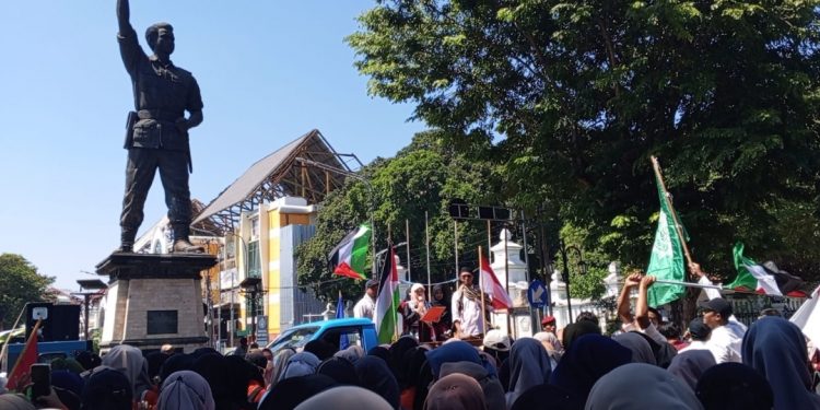 Ratusan Dosen dan Mahasiswa ITS PKU Muhammadiyah Aksi Bela Palestina