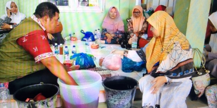 Dosen UMSU Berdayakan Warga Aisyiyah Terampil Kelola Sampah Organik