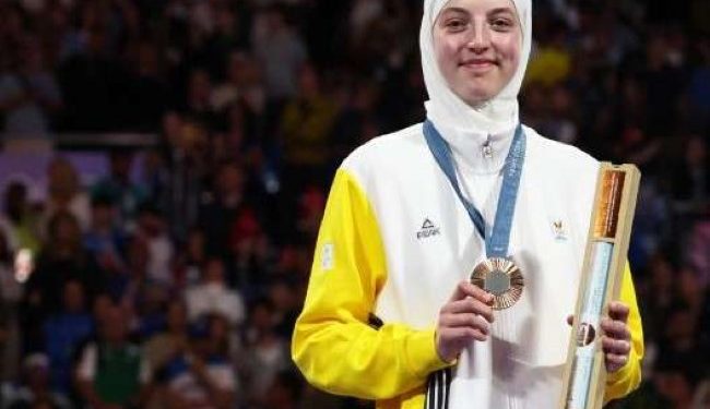 Wanita Ini Jadi Muslimah Eropa Berhijab Pertama yang Raih Medali Olimpiade 2024