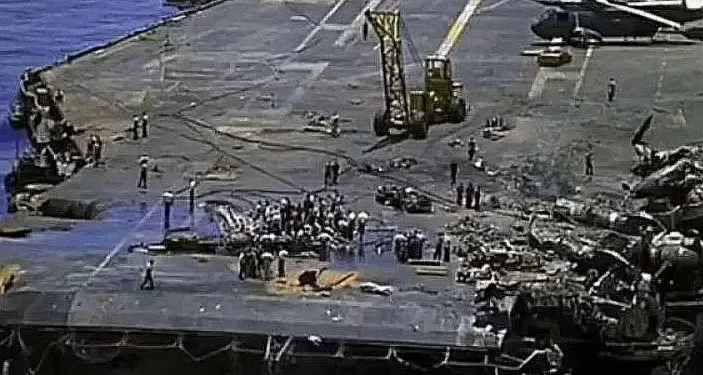 Bagaimana Houthi Mampu Menyerang Kapal Induk AS?