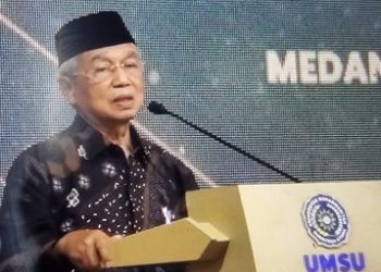 Wisuda Hari Ke-2 UMSU, Ketua PP Muhammadiyah Busyro Muqoddas Sampaikan Pesan Penting